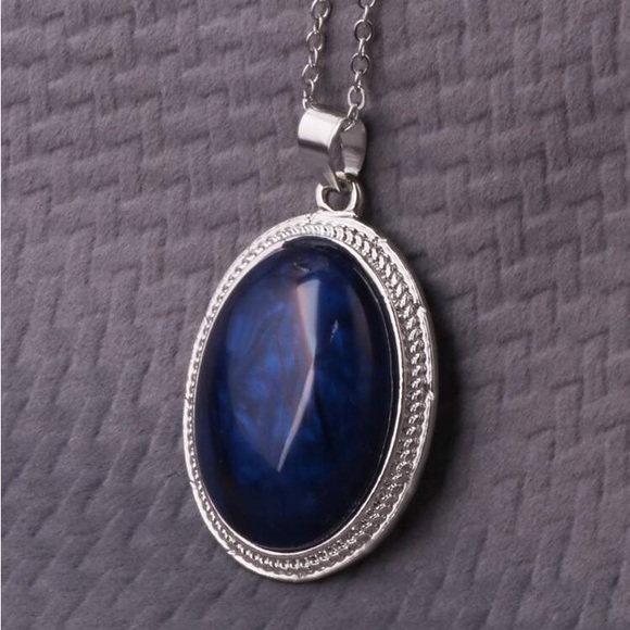 New Woman’s Sterling Silver Natural Brazilian Blue Kyanite Gemstone Necklace - Picture 2 of 10